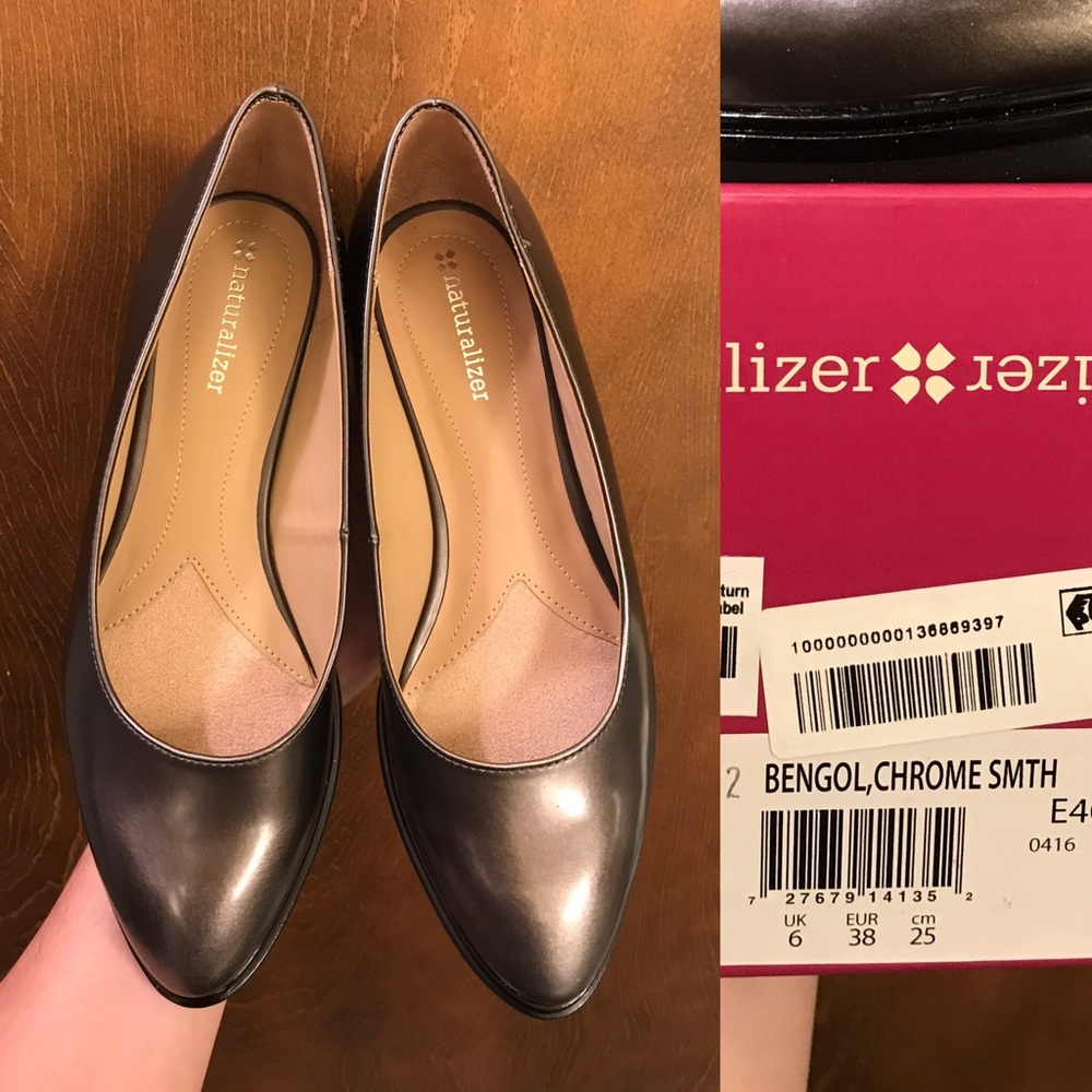 NIB Naturalizer Flats in Chrome! NEVER WORN!